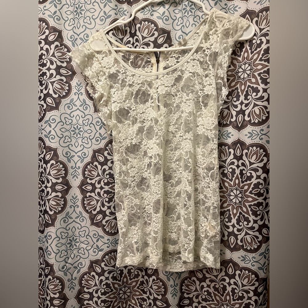 Just ginger lace shirt size medium cream colored